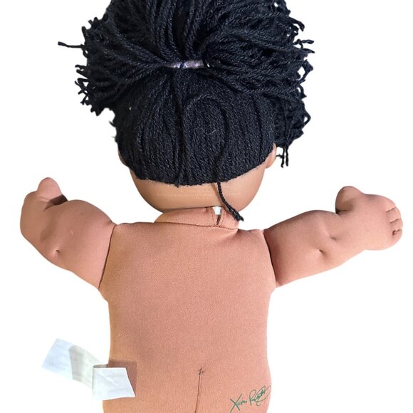 Vintage 2004 Cabbage Patch Kids 18" Doll With Black Yarn Hair Brown Eyes & Strip - Picture 8 of 10